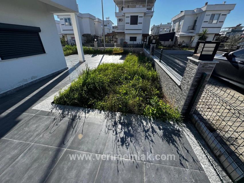 Для продажи Вилла 2+1 в Cumhuriyet Seferihisar Doğanbey - 210 m²