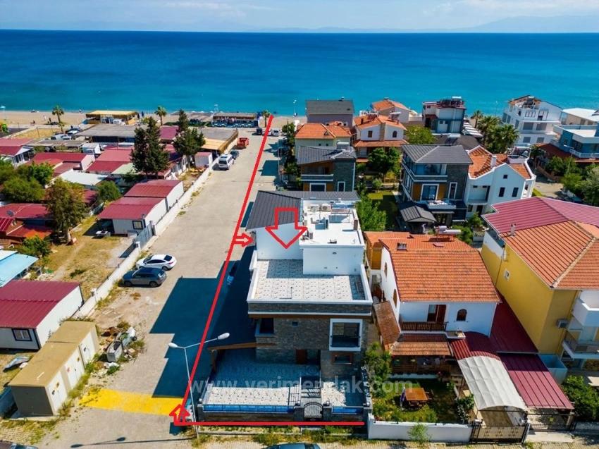 Продается Роскошная Вилла 3+1 С Собственным Садом, Прямо У Моря В Уркмезе