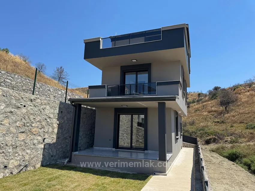 Сеферихисар Atatürk Mahallesi Панорамный Вид На Море Сıfır Продается 3+1 Вилла