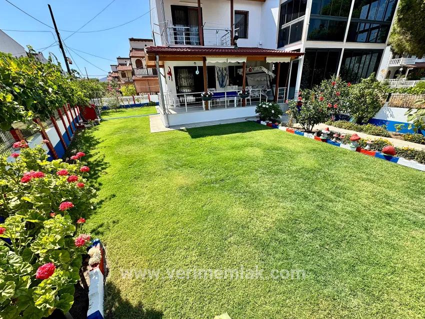 Для продажи Вилла 3+1 в Cumhuriyet Seferihisar Doğanbey - 220 m²