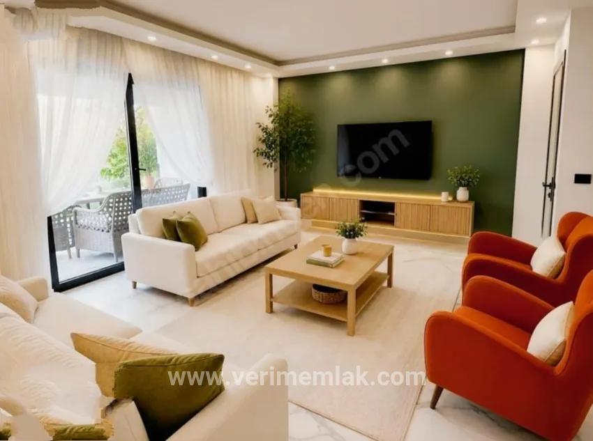 Для продажи Вилла 4+1 в Cumhuriyet Seferihisar Doğanbey - 170 m²