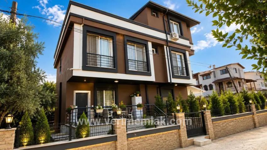 Для продажи Вилла 3+1 в Cumhuriyet Seferihisar Doğanbey - 160 m²