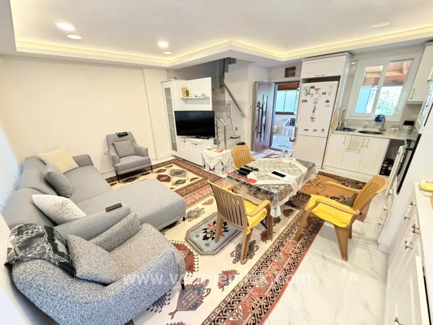 Для продажи Вилла 3+1 в Cumhuriyet Seferihisar Doğanbey - 215 m²