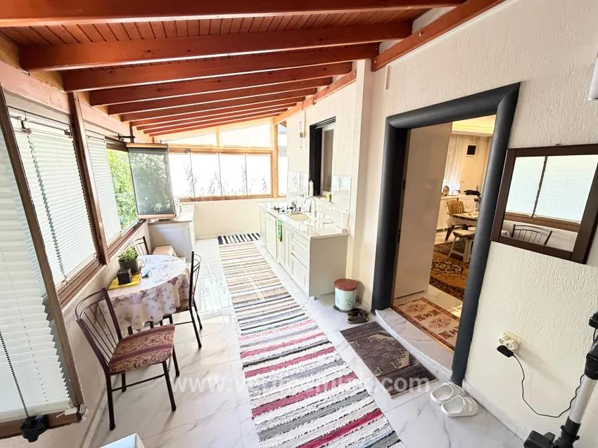 Для продажи Вилла 3+1 в Cumhuriyet Seferihisar Doğanbey - 215 m²