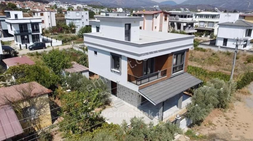 Вилла 3+1 На Продажу В Доганбее, В 300 Метрах