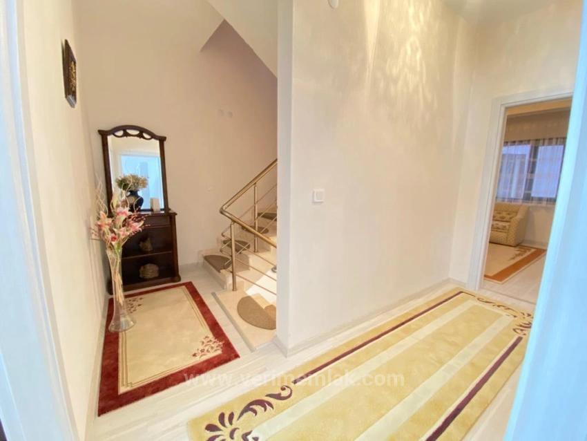 Вилла 4+1 На Продажу В Уркмезе, 250 М2 С Отдельной Гостиной И Кухней У Моря