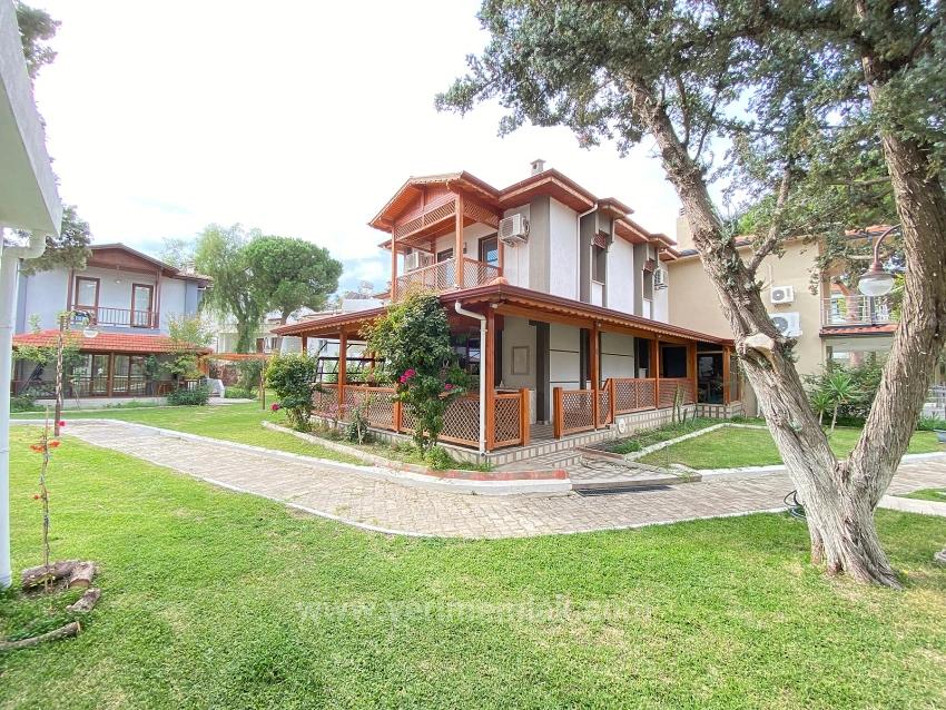 Вилла 3+1 На Продажу В Уркмезе, Измир, В 50 М От Пляжа Бахчели, Бесплатно