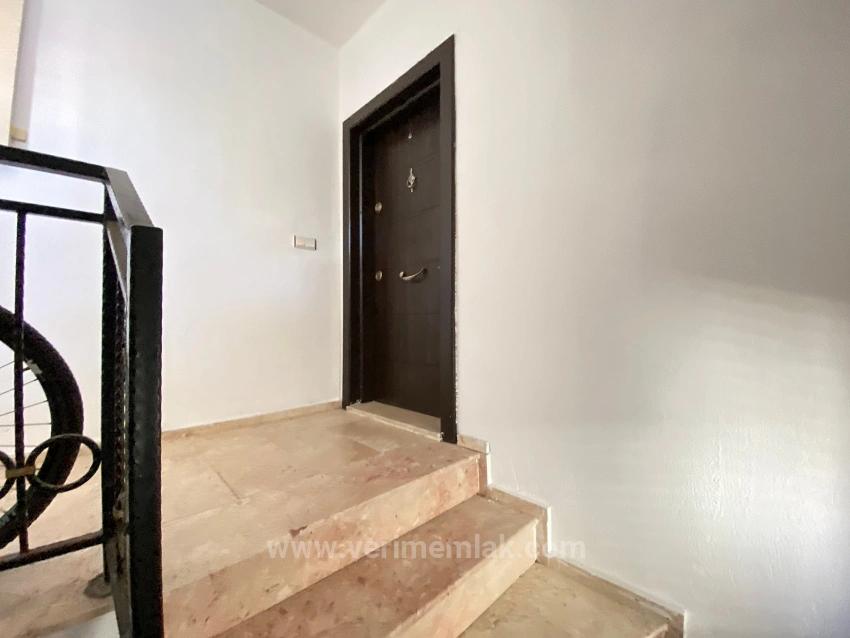 Продаётся Квартира 2+1 В Центре Сеферихисара, Уркмез, 200 М От Пляжа, Без Расходов