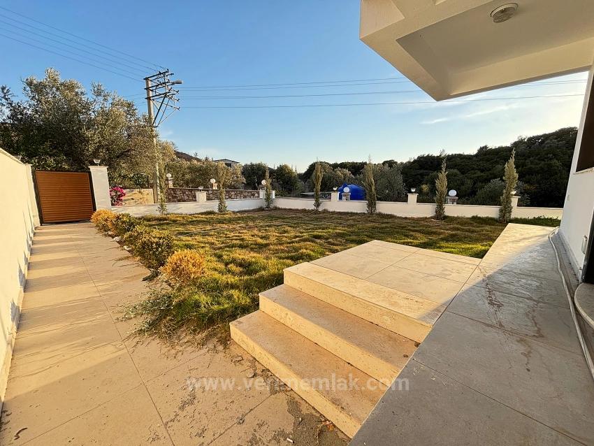 Для продажи Вилла 3+1 в Payamlı Seferihisar Doğanbey - 200 m²