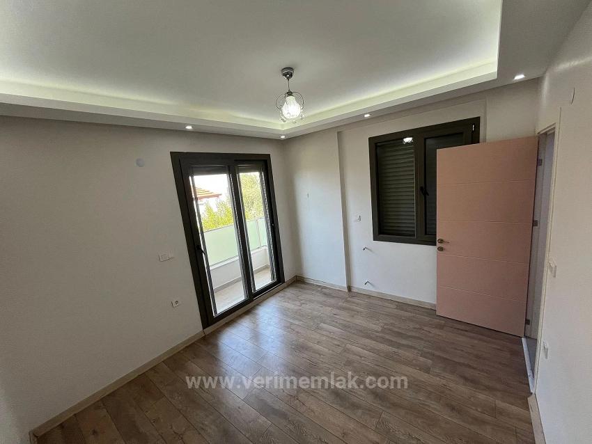 Продается Вилла 4+1 В Оздере, В 400 Метрах От Моря, С Закрытой Кухней.