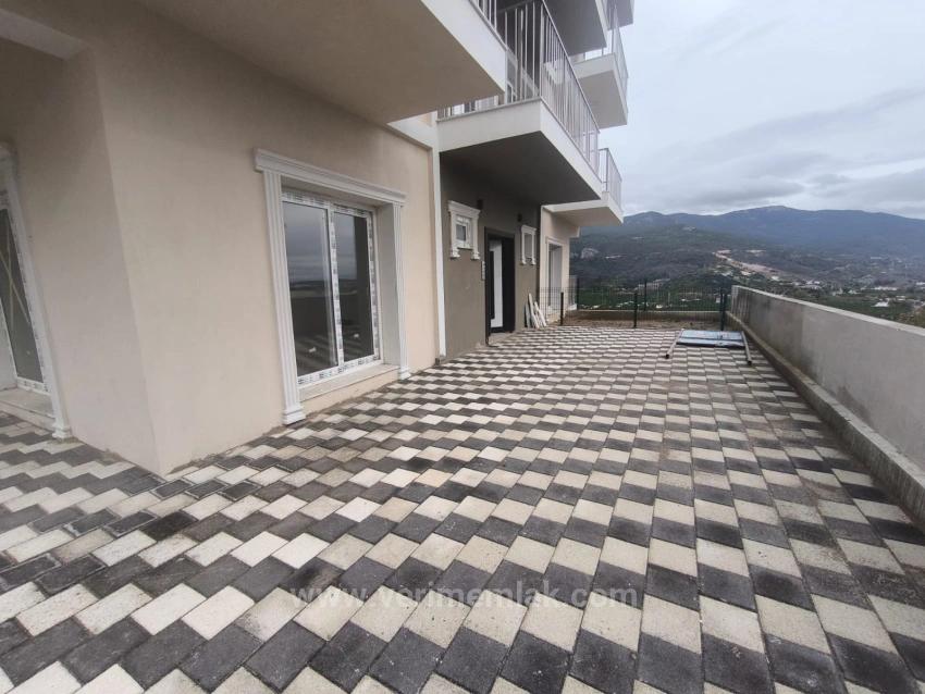 Продается Квартира В Районе Мендерес Февзи Чакмак, Где Встречаются Синий И Зеленый!