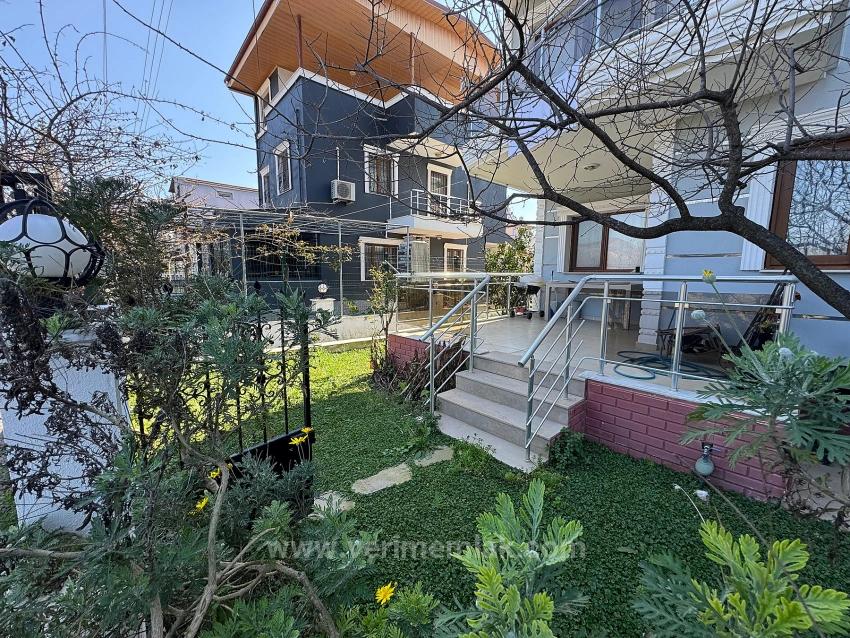 *Seferihisar Cumhuriyet - Продается Отдельно Стоящий Летний Дом С Садом, 2+1 Спальня, 750 М От Моря.