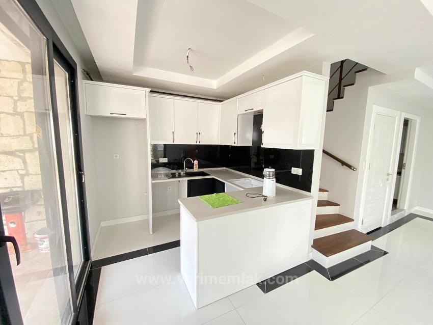 Отдельно Стоящая, Ультрароскошная Вилла 4+2 С Бассейном И Полным Видом На Море В Сеферихисаре!