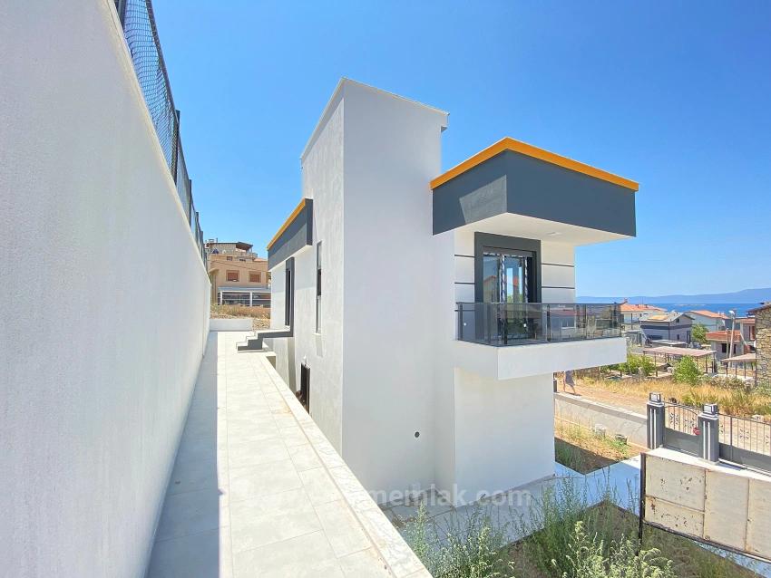 *Отдельная Вилла 3+1 С Панорамным Видом На Море, В 50 Метрах От Моря В Сеферихисар, Акарджа