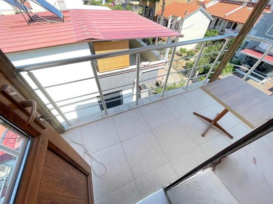 Продается: Целый Жилой Комплекс Из 14 Квартир, Расположенный В 100 Метрах От Моря В Районе Бенгилер, Сеферихисар! Идеальное Место Для Инвестиций!