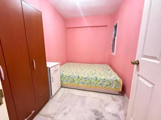Продается Просторная Квартира На Среднем Этаже (2 Спальни + 1 Ванная Комната) В Районе Сеферихисар, Мерсин, В 250 Метрах От Моря, Без Дополнительных Расходов!