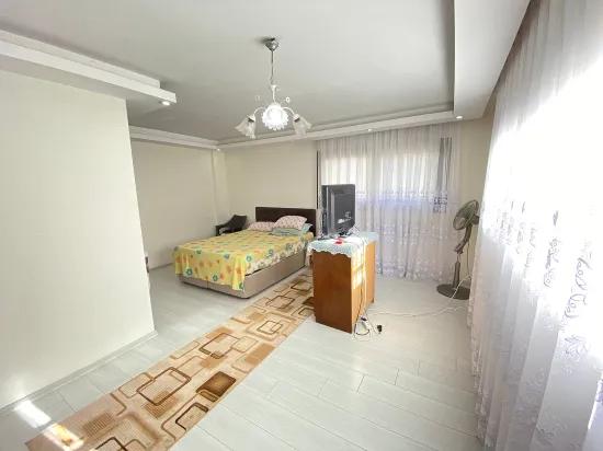 Seferihisar Mersin Alanı Mh. deniz manzaralı bahçeli satılık 3+1 Villa