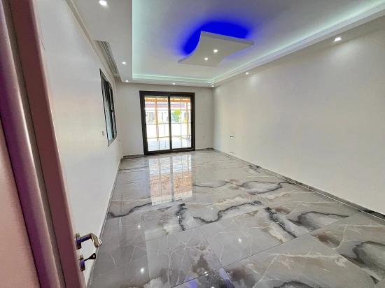 Продается Вилла 4+1 В Оздере, В 400 Метрах От Моря, С Закрытой Кухней.