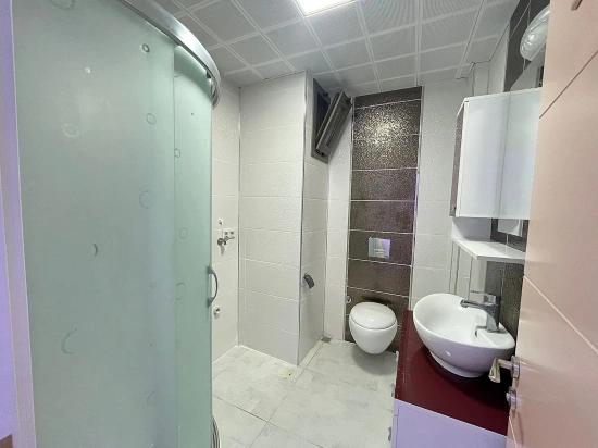 Продается Вилла 4+1 В Оздере, В 400 Метрах От Моря, С Закрытой Кухней.