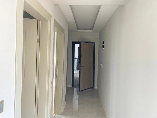 Продается Квартира 2+1 На Первом Этаже С Лифтом В Торговом Центре Гумулдура