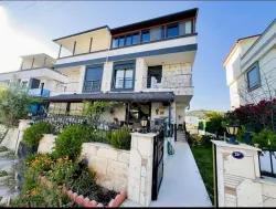 Для продажи Вилла 4+1 в Cumhuriyet Seferihisar Doğanbey - 170 m²