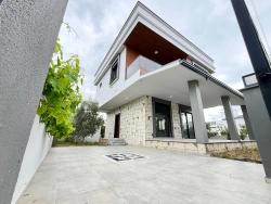 Вилла 3+1 На Продажу В Доганбее, В 300 Метрах