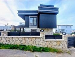 Отдельная Вилла 3+1 На Продажу В Акардже, Чеферихисар, Измир