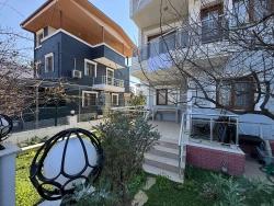 *Seferihisar Cumhuriyet - Продается Отдельно Стоящий Летний Дом С Садом, 2+1 Спальня, 750 М От Моря.