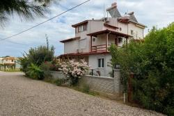 Для Продажи Вилла 4+1 в Cumhuriyet Seferihisar Doğanbey - 175 m²