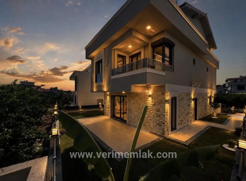 Для Продажи Вилла 3+1 в Çukuraltı Menderes Özdere - 175 m²