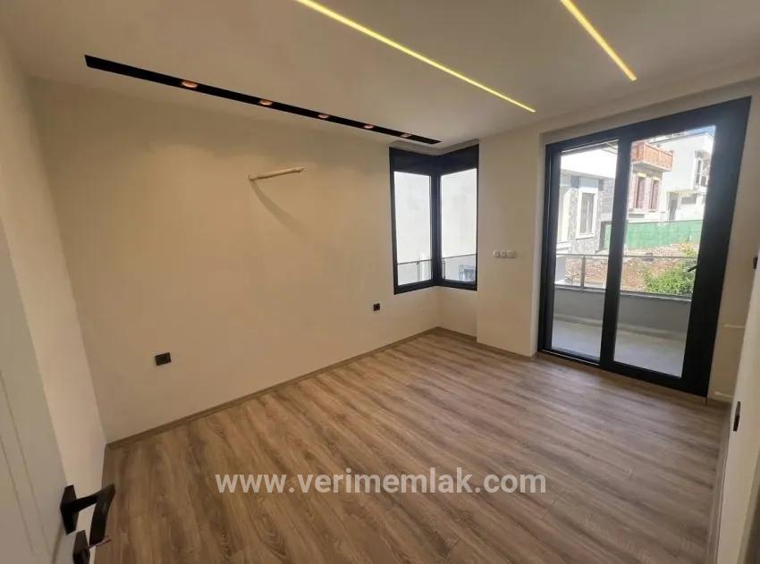 Для Продажи Вилла 3+1 в Çukuraltı Menderes Özdere - 175 m²