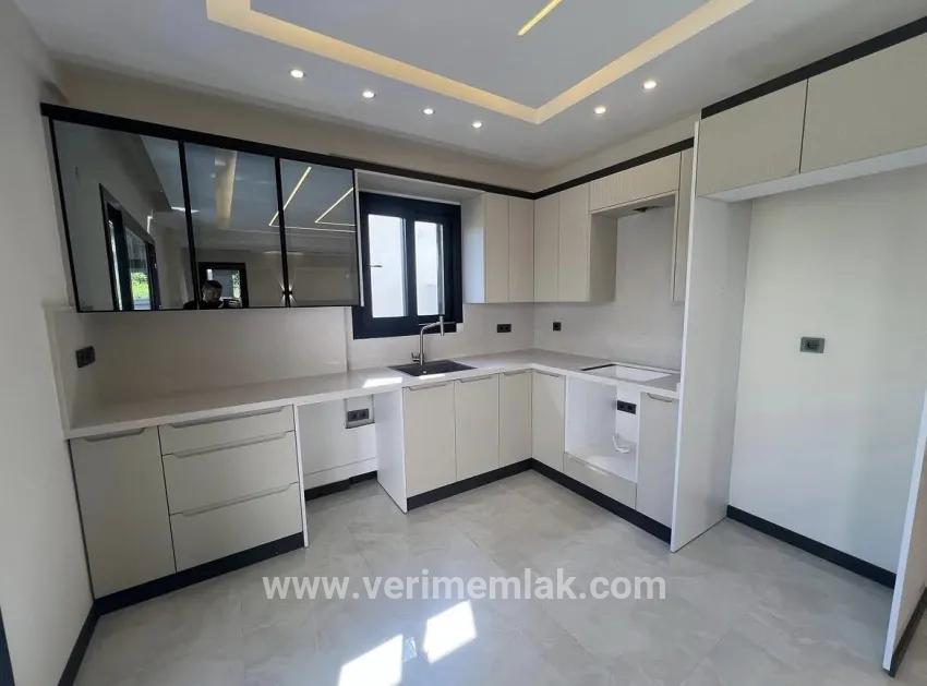 Для Продажи Вилла 3+1 в Çukuraltı Menderes Özdere - 175 m²