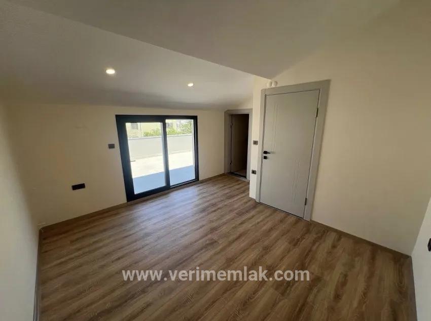 Для Продажи Вилла 3+1 в Çukuraltı Menderes Özdere - 175 m²