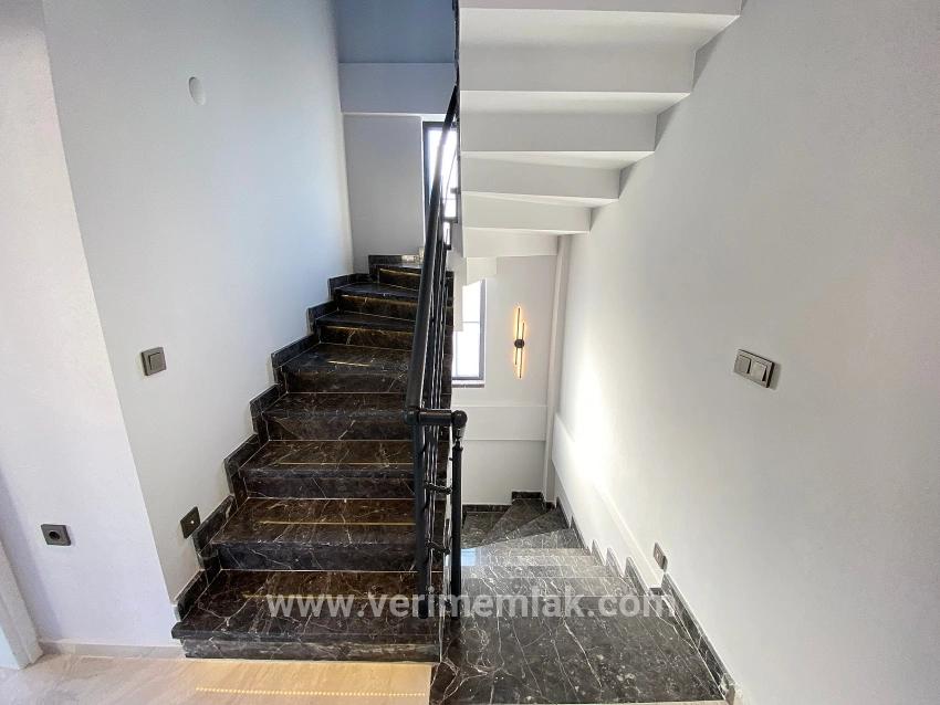 Для Продажи Вилла 3+1 в Mersin Alanı Seferihisar Ürkmez - 177 m²