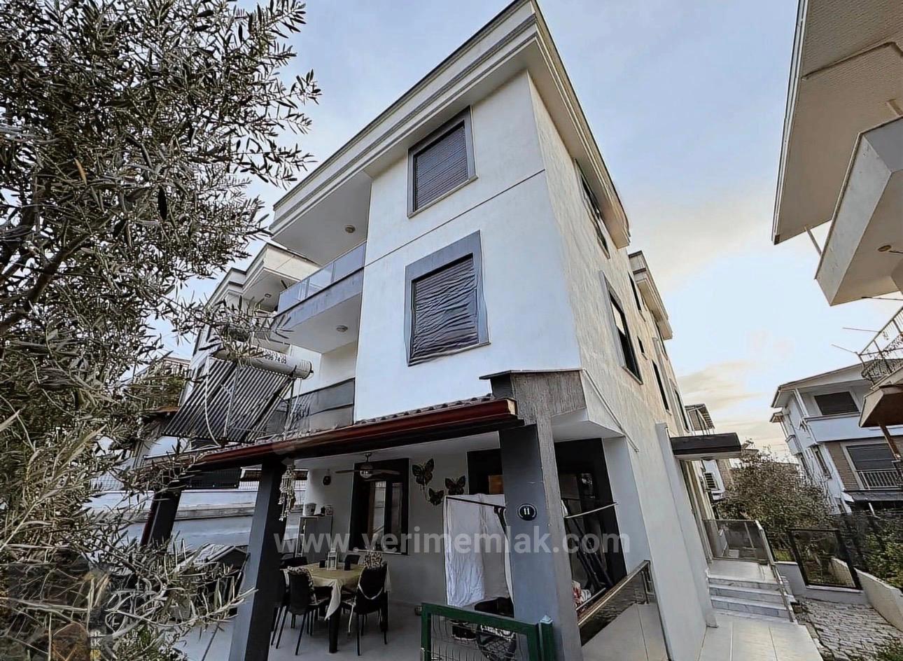 Seferihisar Mersin Alanı’nda Denize 500M Mesafede Bahçeli Geniş 3+1 Daire Dubleks