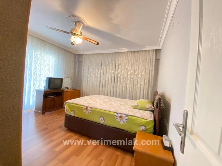 Seferihisar Ürkmez Bengiler Mah. Satılık 4+1 Villa - 365 m²
