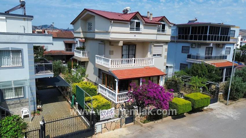 Seferihisar Ürkmez Bengiler Mah. Satılık 4+1 Villa - 365 m²