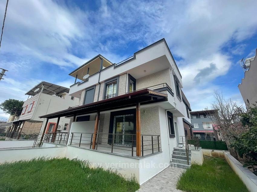 Seferihisar Payamlı'da Denize 350M Mesafede Sıfır Köşesatılık 3+1 Villa