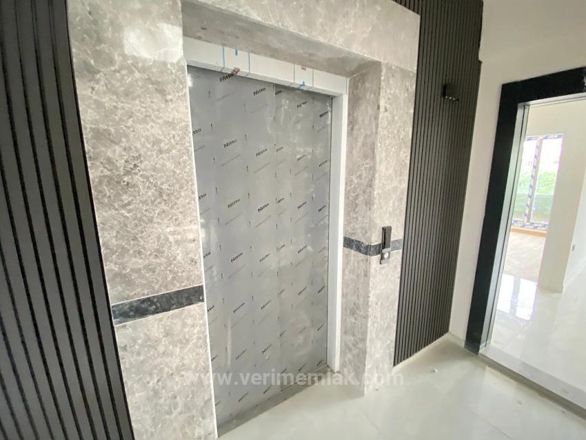 Gümüldür’de Denize 300M Mesafede, Asansörlü, Sıfır Lüks Satılık 1+1 Daire!