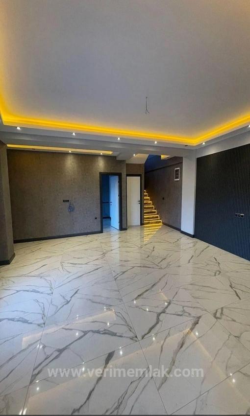 Gümüldür De Tek Müstakil Havuzlu Bahçeli Full Deniz Satılık 3+1 Villa