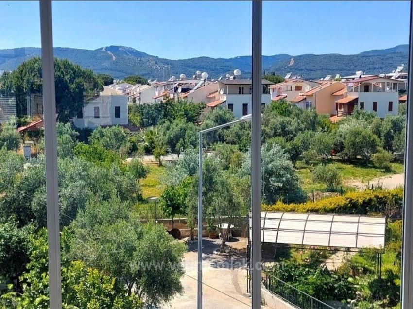 Seferihisar Cumhuriyet'te Denize 500M Mesafede Satılık 4+1 Köşe Villa