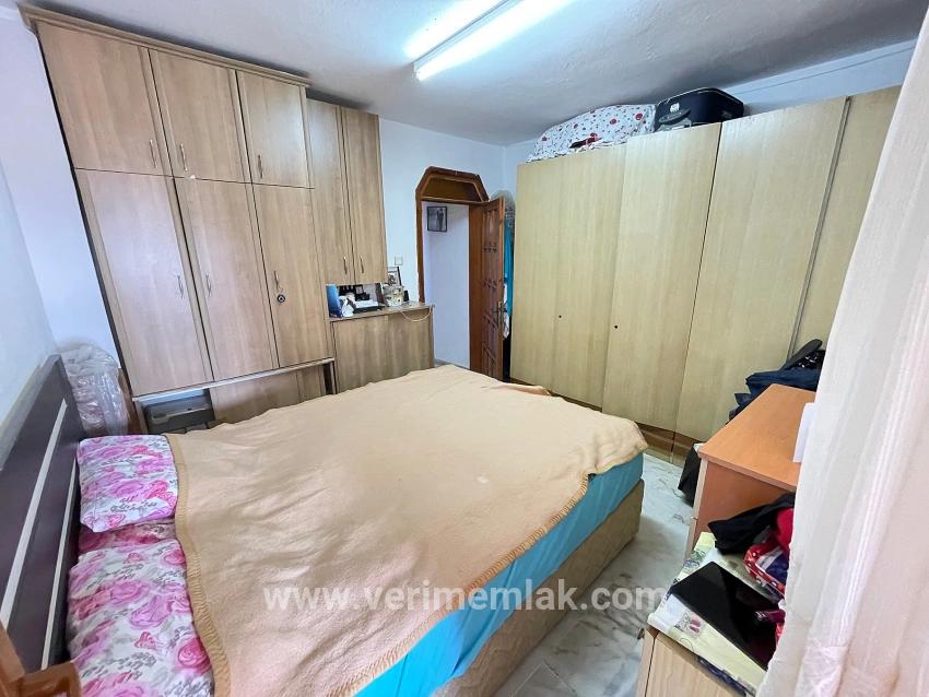 Seferihisar Ürkmez Bengiler Mah. Satılık 2+1 Komple bina - 252 m²