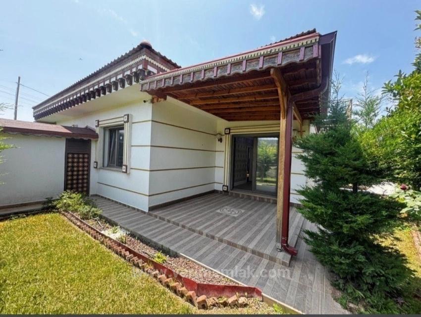 Urla Kuşçular’da Akıllı Ev Teknolojili, Tam Müstakil & Havuzlu Ultra Lüks 5+1 Villa