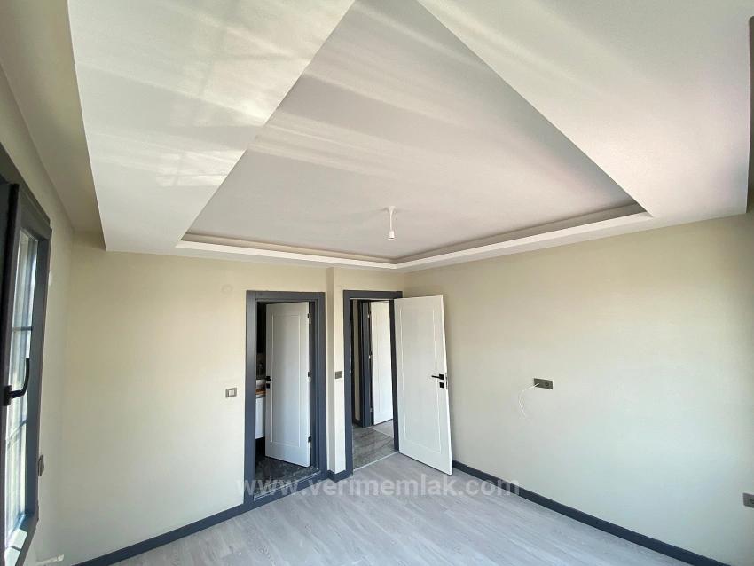 Seferihisar Cumhuriyet Mahallesi’nde Modern & Müstakil Havuzlu Lüks Satılık 3+1 Villa