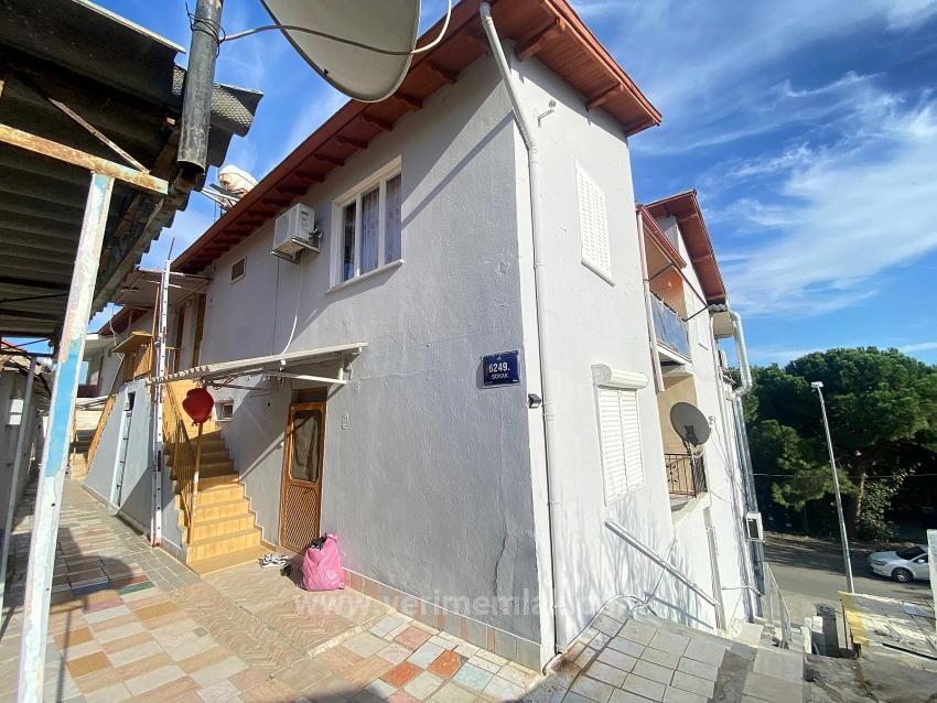 Gümüldür Tam Merkezde 2. Katta Bulunan Net 150Mt Satılık 3+1 Daire