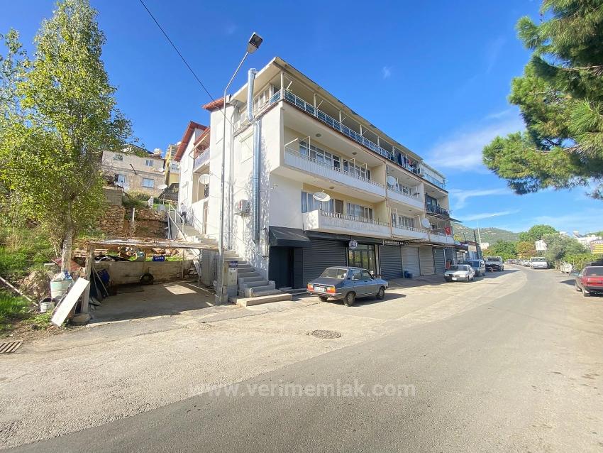 Gümüldür Tam Merkezde 2. Katta Bulunan Net 150Mt Satılık 3+1 Daire