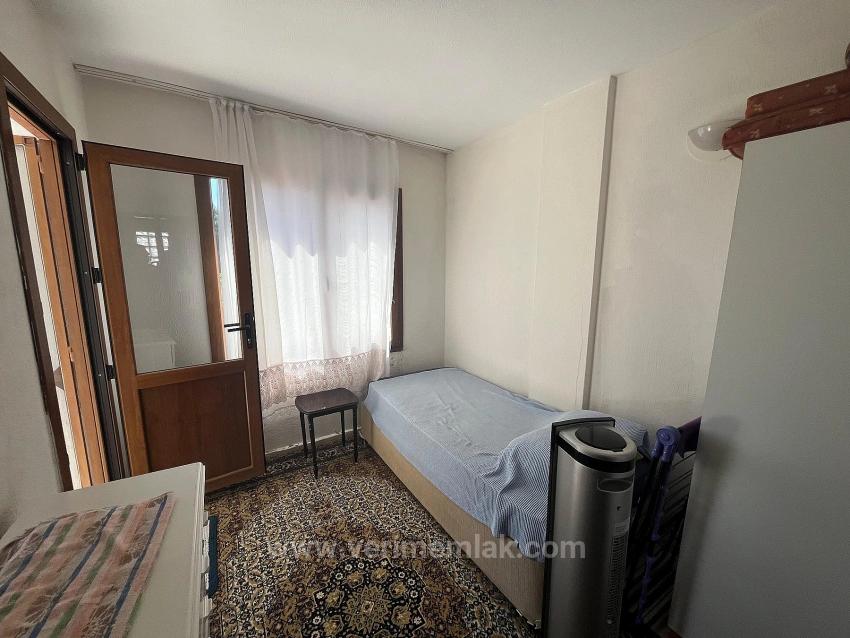  Seferihisar Cumhuriyet Mah. Şöhretler Sitesi’nde,Bahçeli, Masrafsız Satılık 3+1 Villa