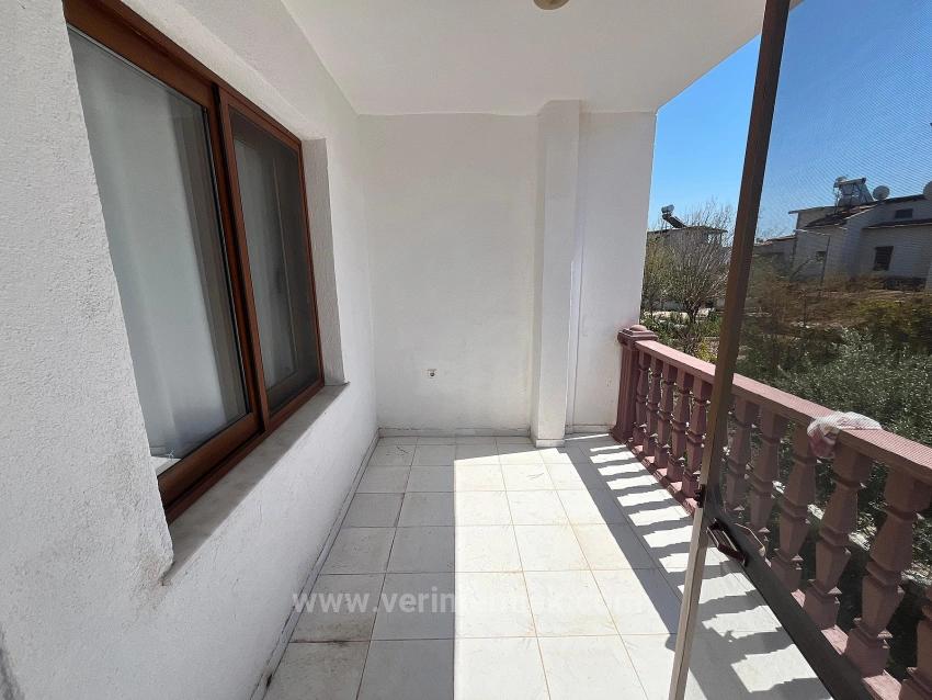  Seferihisar Cumhuriyet Mah. Şöhretler Sitesi’nde,Bahçeli, Masrafsız Satılık 3+1 Villa