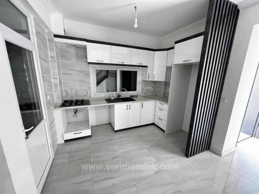 Seferihisar Doğanbey Cumhuriyet Mah. Satılık 2+1 Villa - 210 m²