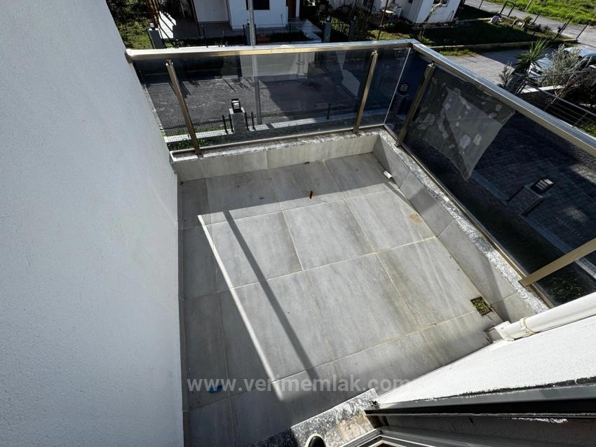 Seferihisar’da Olimpik Havuzlu Sitede Lüks Ve Konforlu Satılık 2+1 Villa!